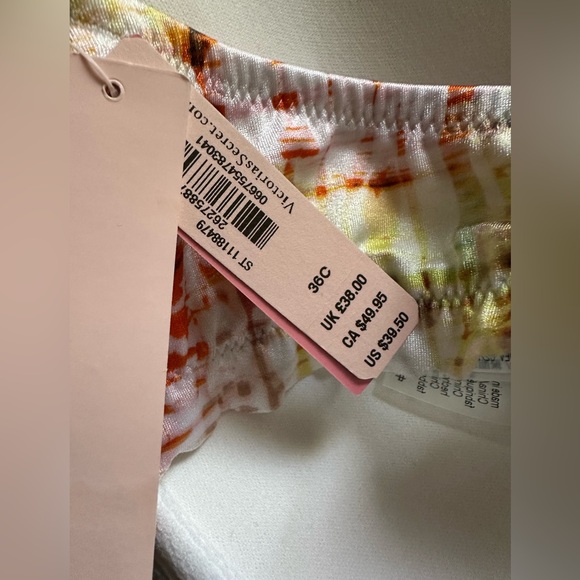 Victoria’s Secret swim bikini top, NWT. - Picture 4 of 5